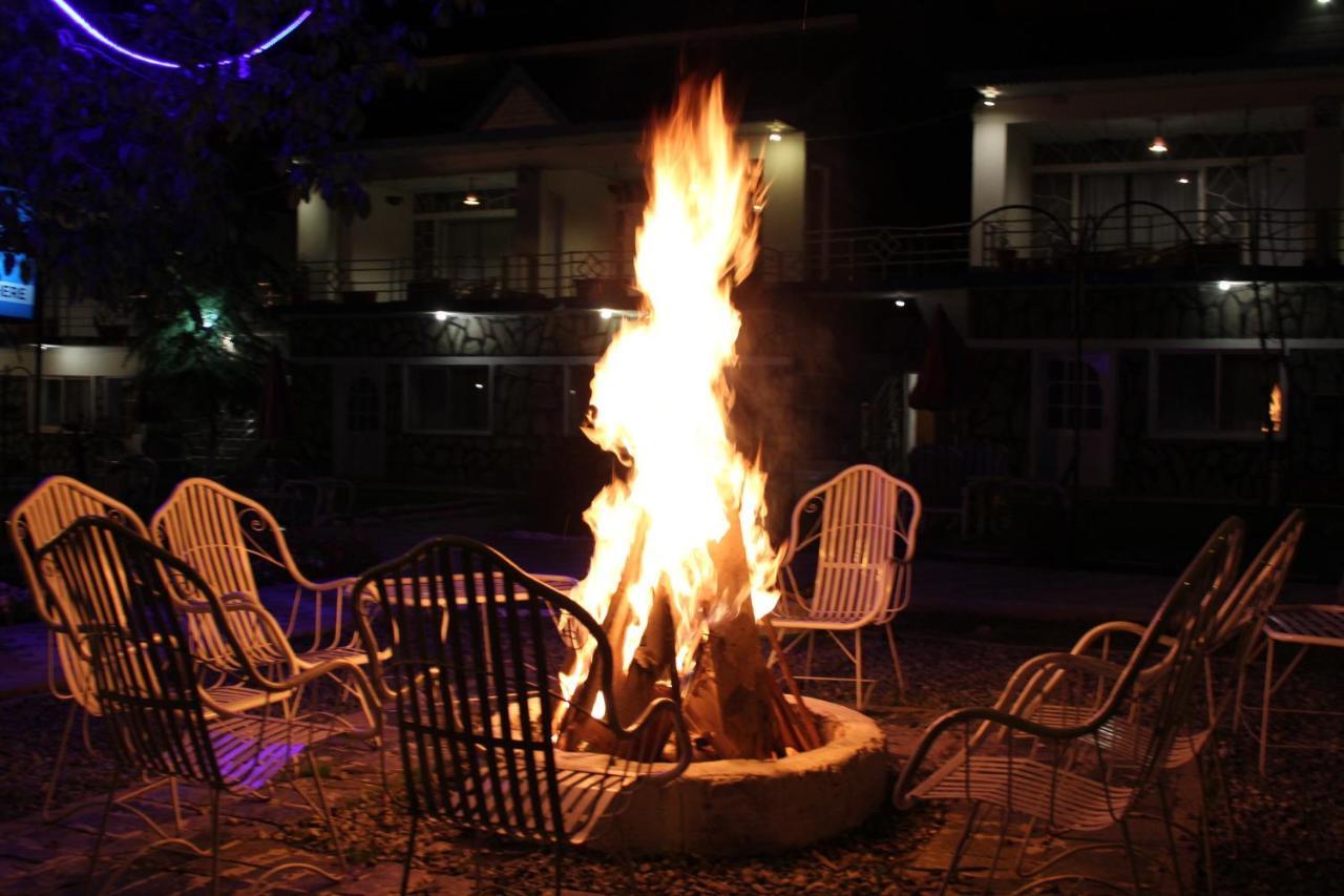 Parhena Cottages Bella Naran Esterno foto
